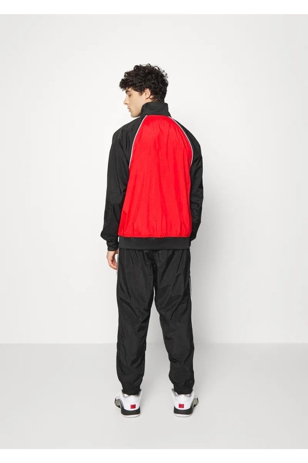 Black red clearance nike tracksuit