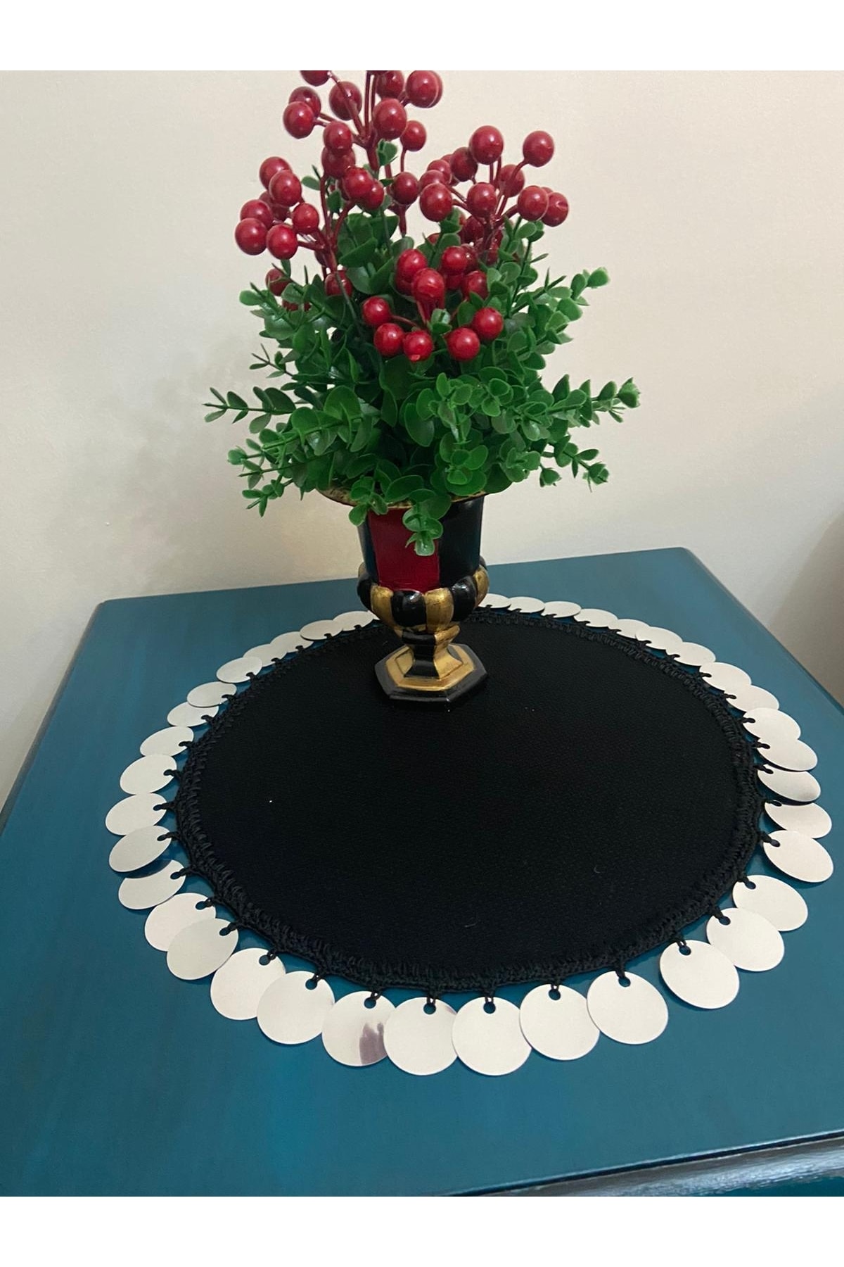 Siyah Gardenya Kumaş Kenarları Gümüş Pullu Örtü 6
