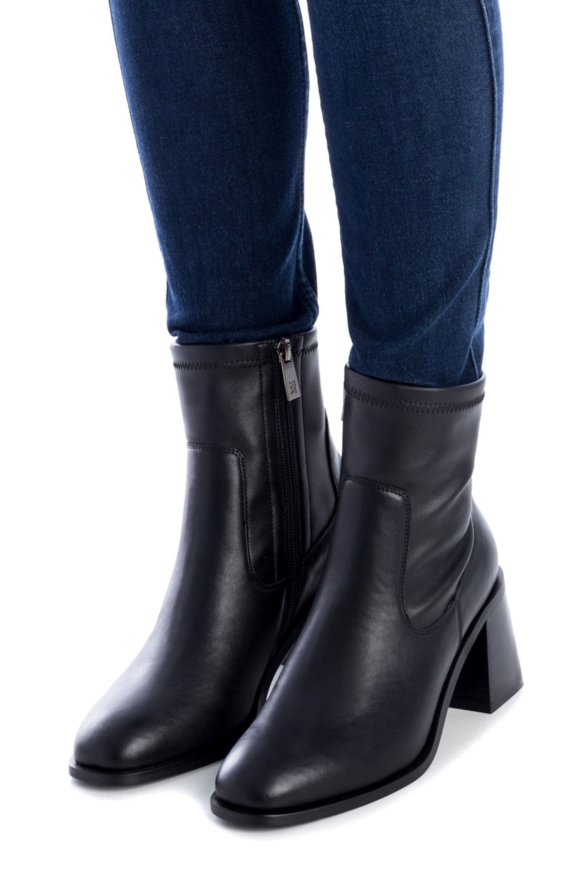 XTI Stiefelette Schwarz Blockabsatz Fast ausverkauft QV8570