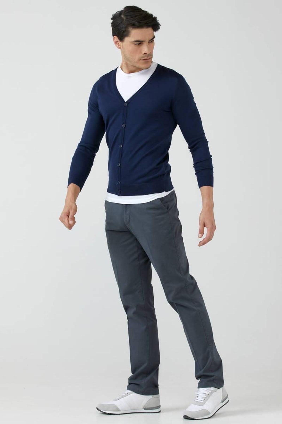 Dark blue store sweater outfit