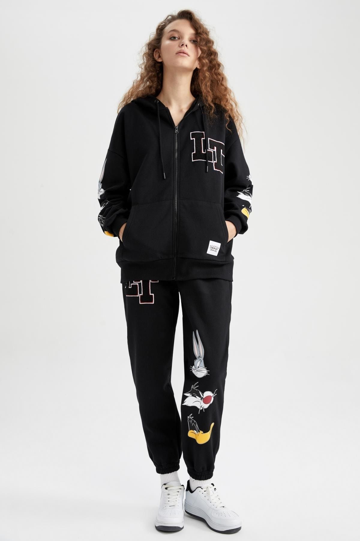 Defacto Cool Loose Fit Looney Tunes Tracksuit Bottoms Trendyol