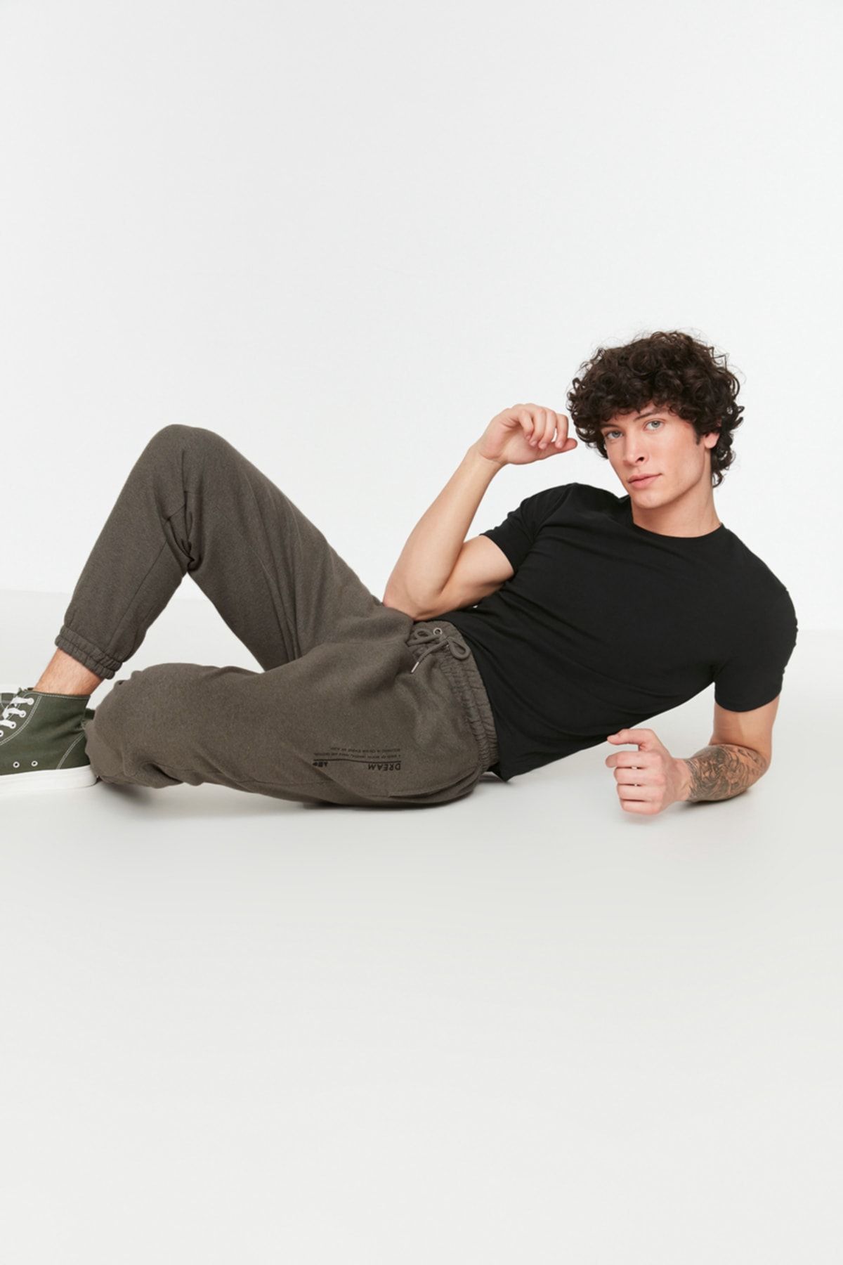 TRENDYOL MAN Haki Erkek Regular Fit Lastik Paça Eşofman Altı TMNSS22EA0095 NV10933