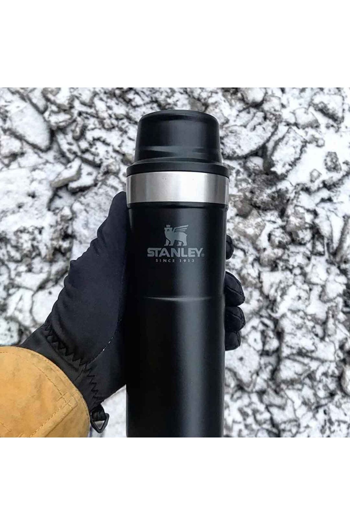 فنجان قمقمه کلاسیک ماشه‌ای 0.47 لیتری استنلی Stanley