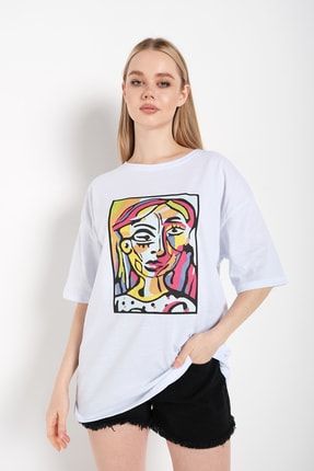 Kadın Beyaz Abstract Figure Baskılı Oversize T-shirt TWNTY-ABSFGRTSRT
