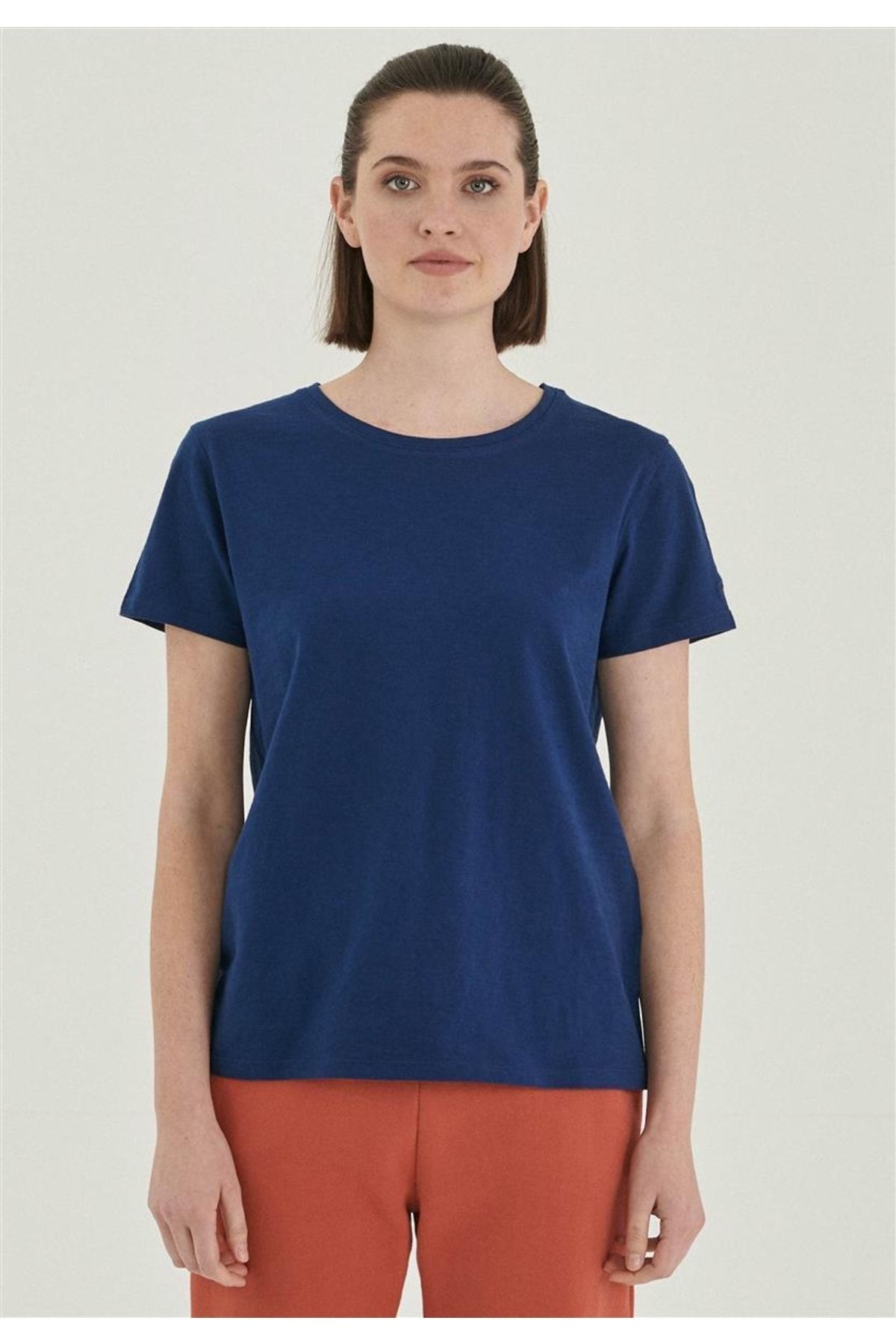 ORGANICATION T-Shirt Dunkelblau Figurbetont Fast ausverkauft