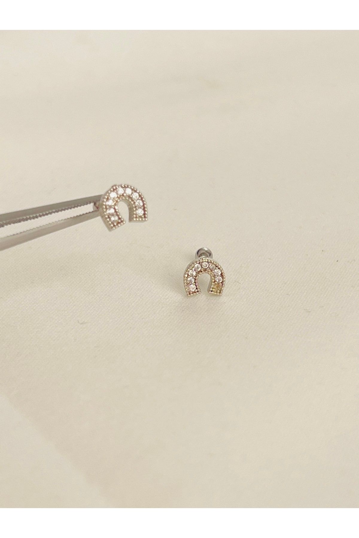 Tragus piercing horseshoe store