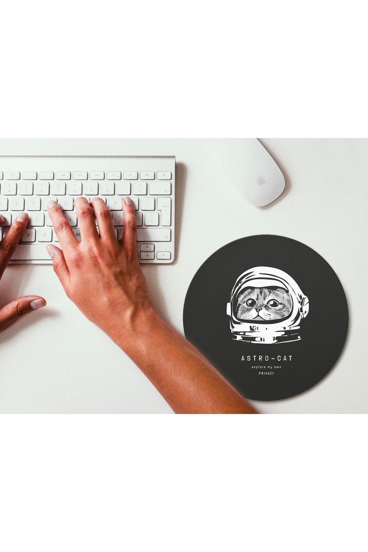 WuW-Round Non-Slip Base Mouse Pad with Astronaut Cat 3