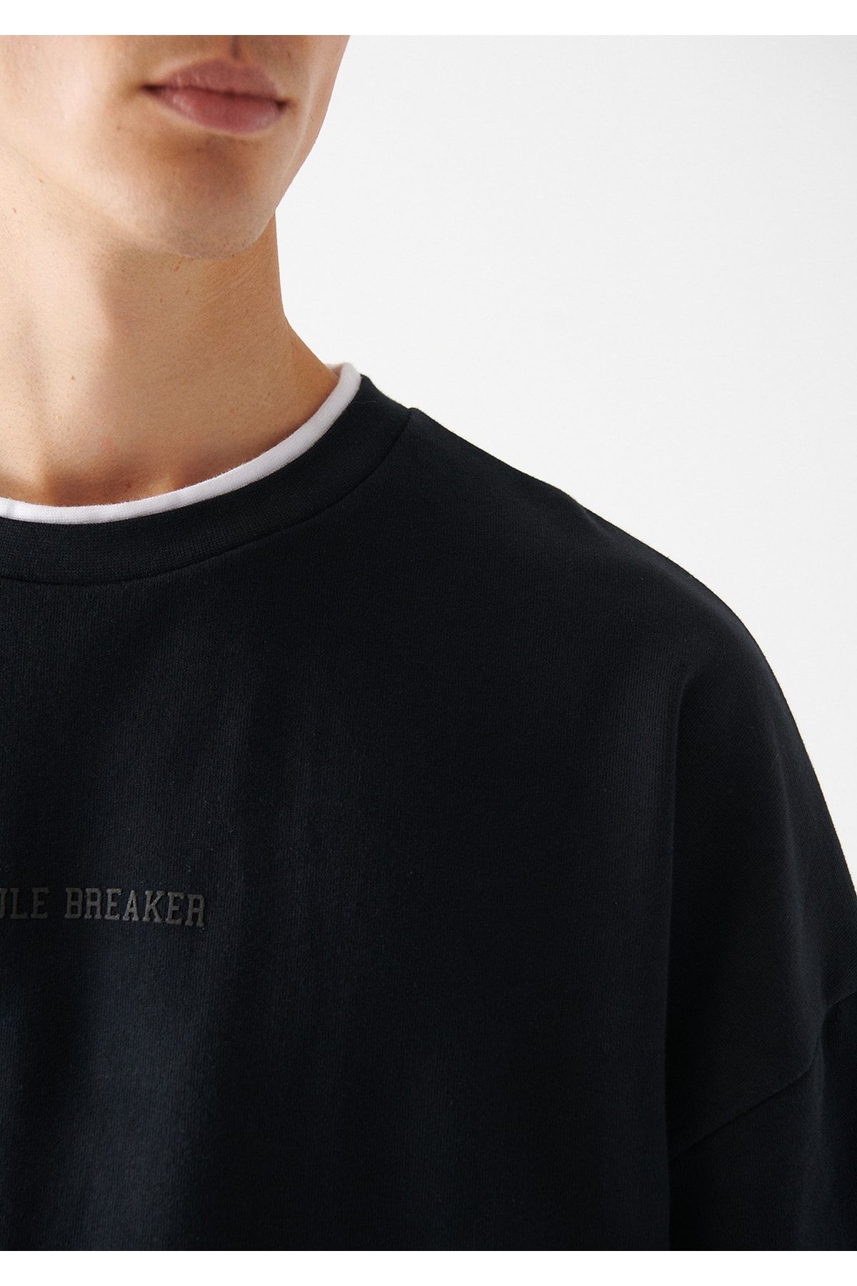 Mavi Bisiklet Yaka Siyah Sweatshirt 0610940-900 BC7591
