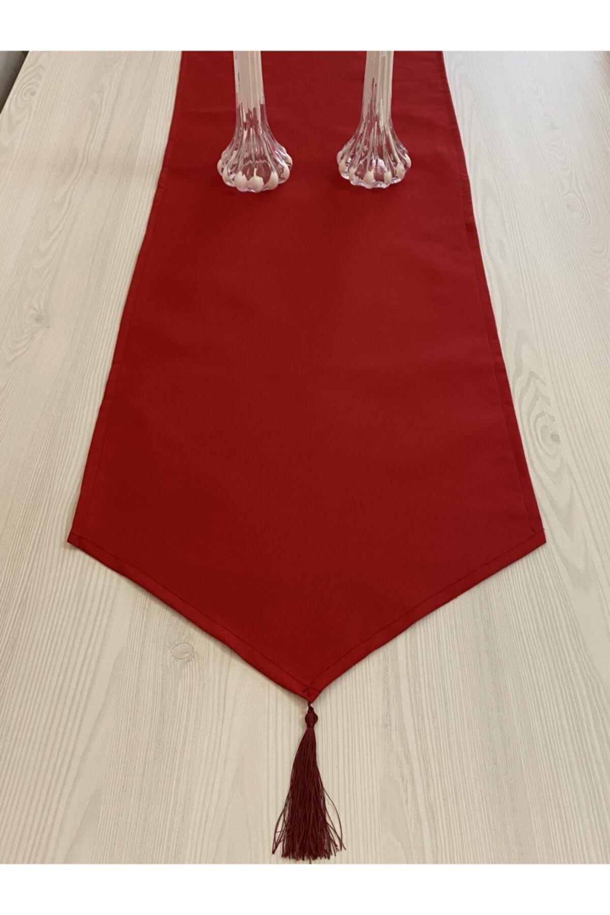 White Alamode-Red Duck Fabric Runner 3