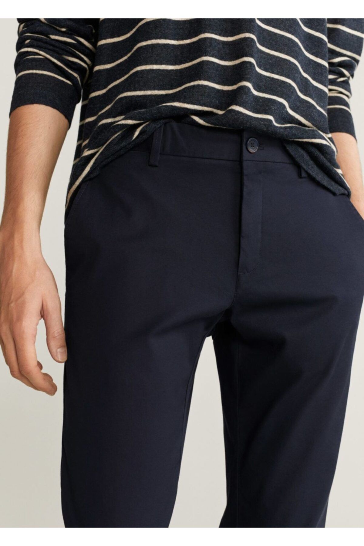 MANGO Man Erkek Lacivert Paçaya Doğru Daralan Kesimli Premium Pantolon 77040515 AN10340