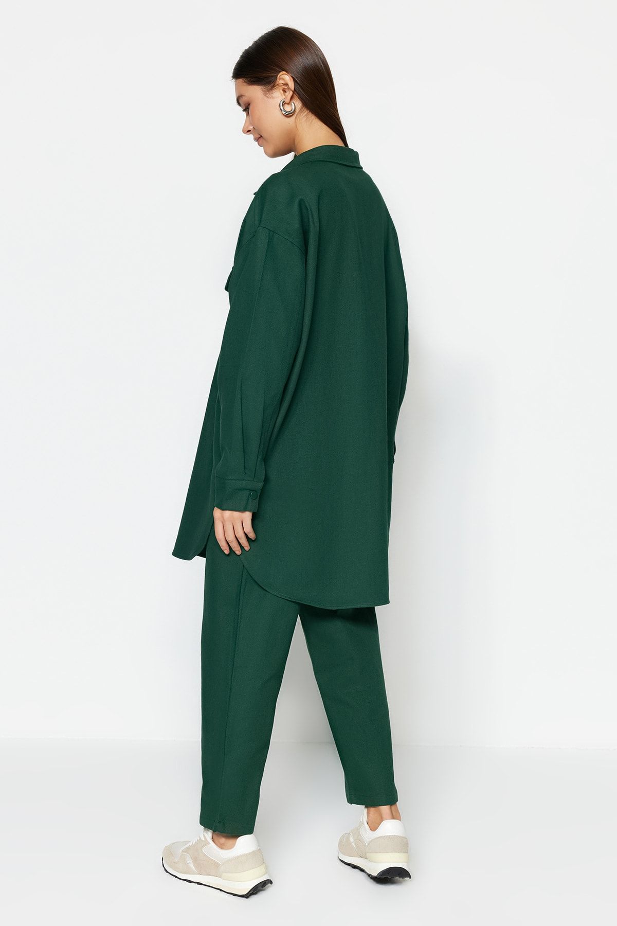 Trendyol Modest-بدلة منسوجة قميص وبنطلون بجيب أخضر داكن وإغلاق مفصل TCTAW22US0013 5