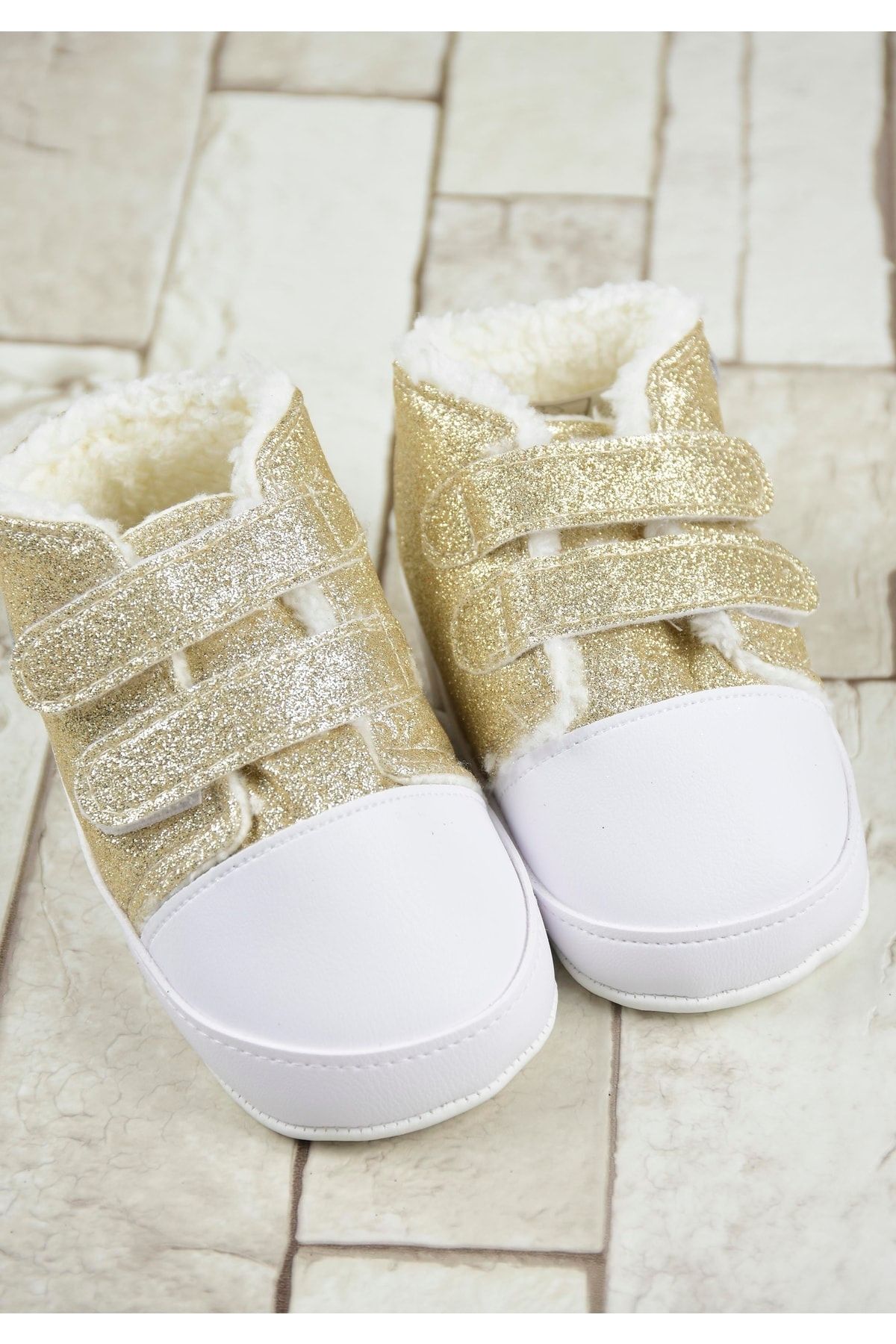 Gold baby shoes deals