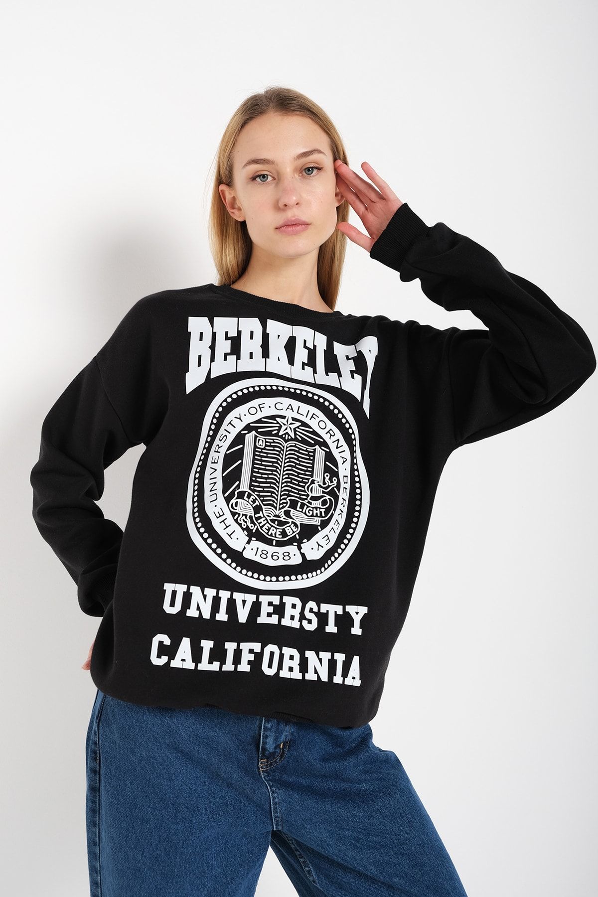 MODAGEN Women s Black Berkeley Printed Crew Neck Oversize Sweatshirt