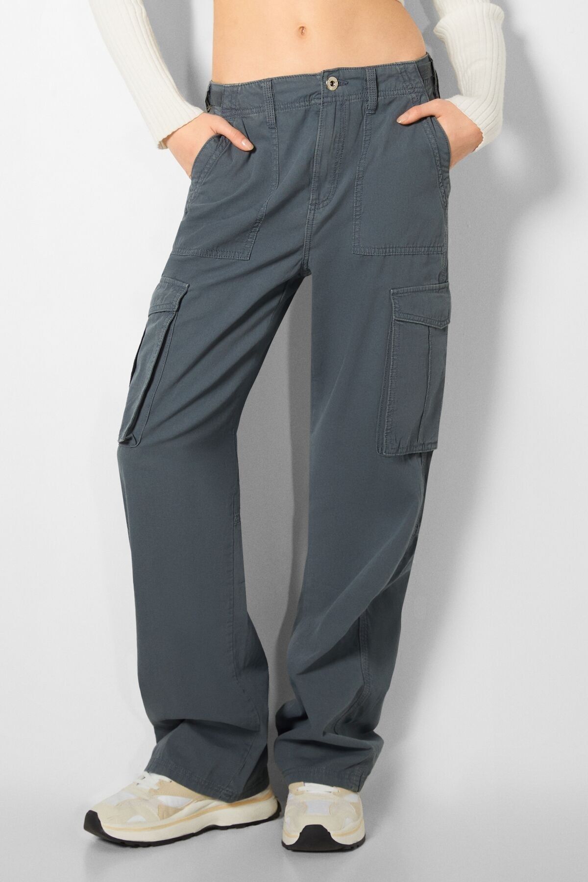 شلوار جین مدل باربری طرح جیب پاکتی زیپ دار زنانه برشکا Bershka (برند اسپانیا)