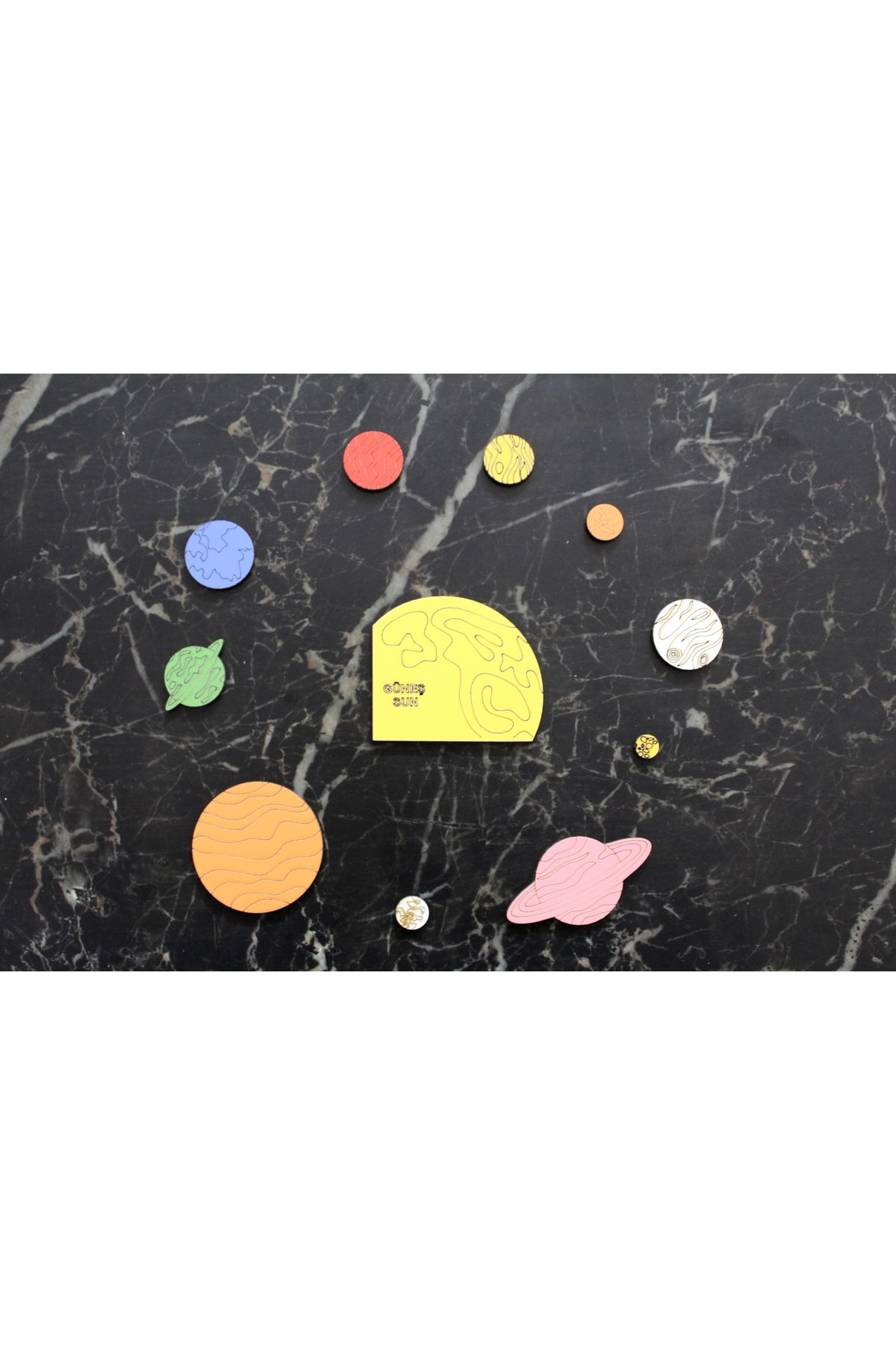 مجموعه آموزشی چوبی مشکی مونتهسوری برای رشد هوش کودکان: منظومه شمسی