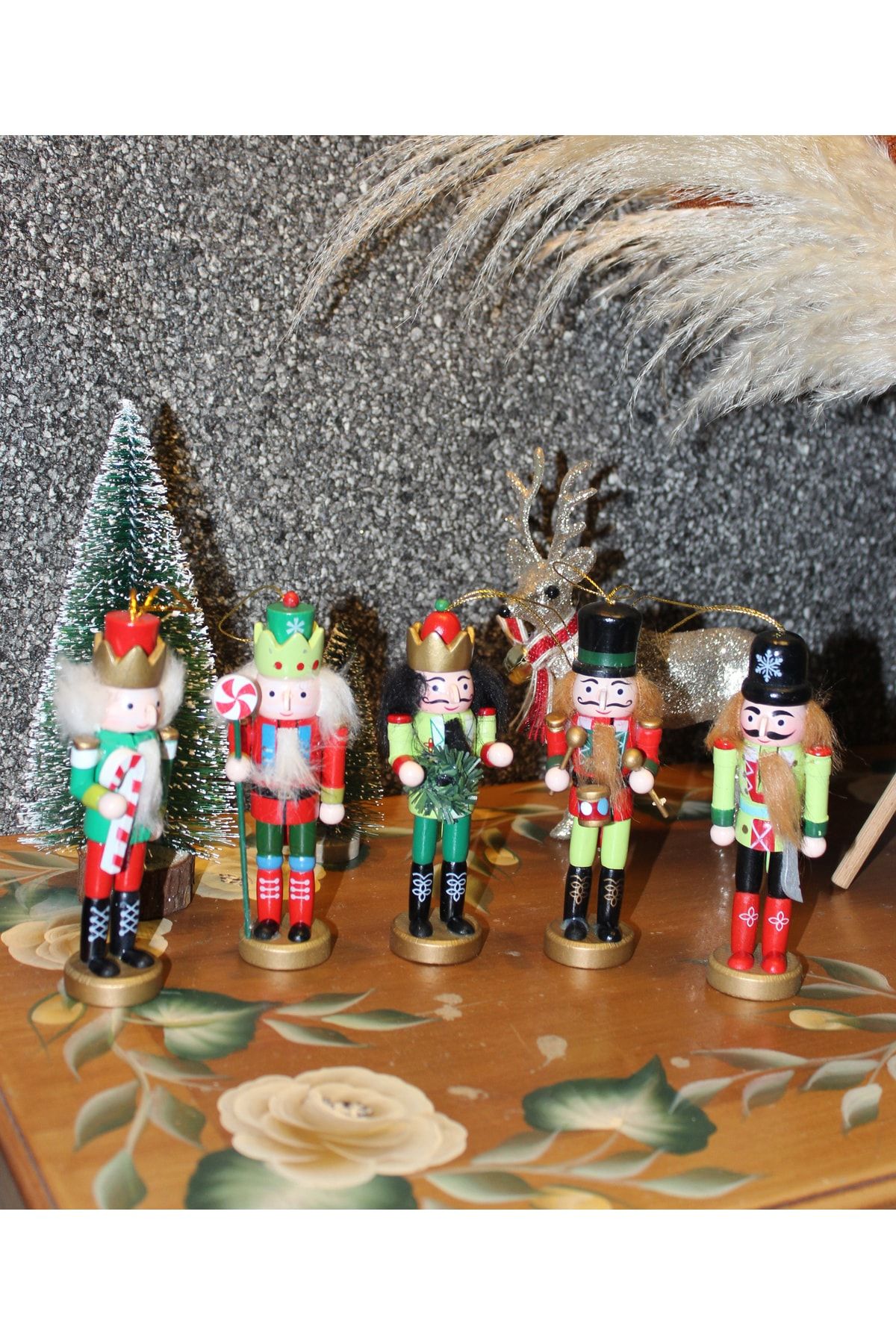Tin top soldier figures