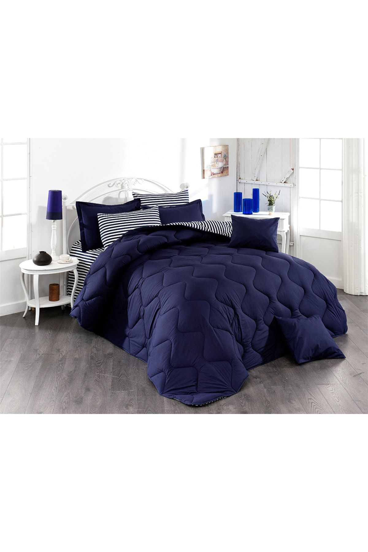Navy quilt hotsell
