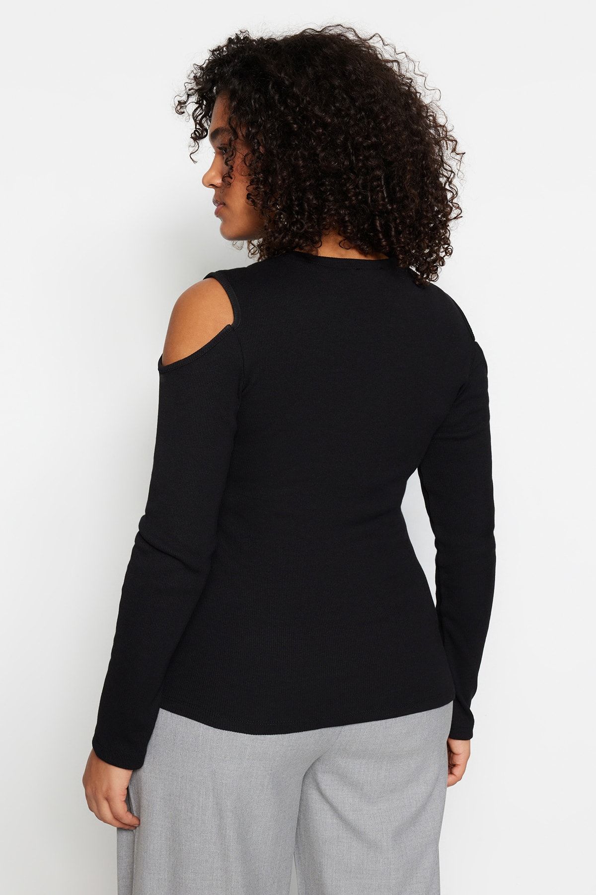 Trendyol Curve-Black Shoulder Detailed Knitted Blouse TBBSS22AF0045 5