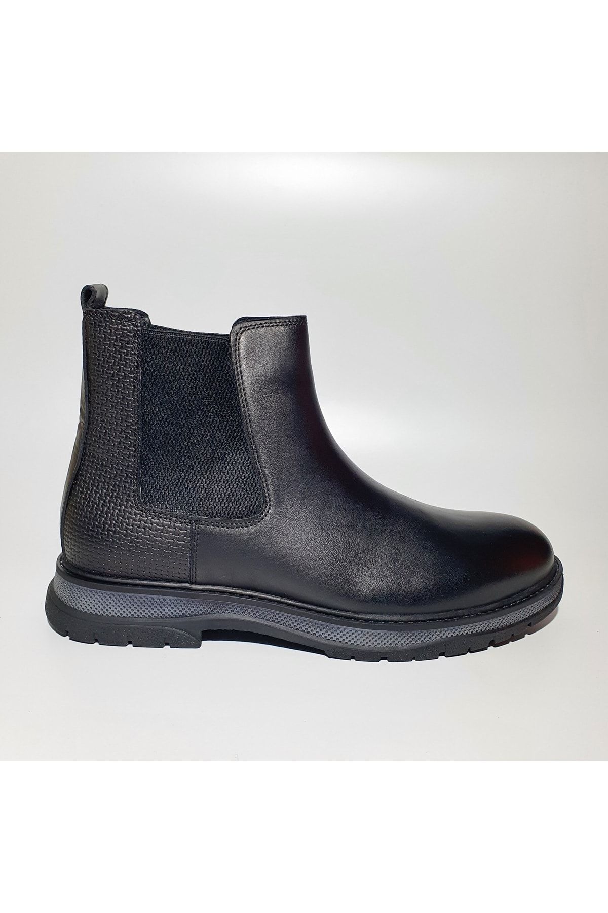 Non slip chelsea shop boots