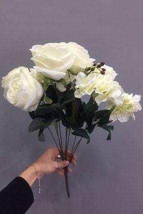 Beyaz Iri Gül Ve Ortanca Çiçek TXCB57F6A945661