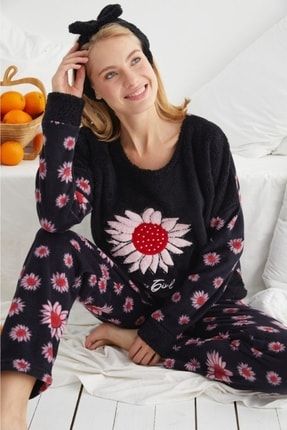 Kadın Siyah Papatya Desenli Peluş Pijama Takımı 4120