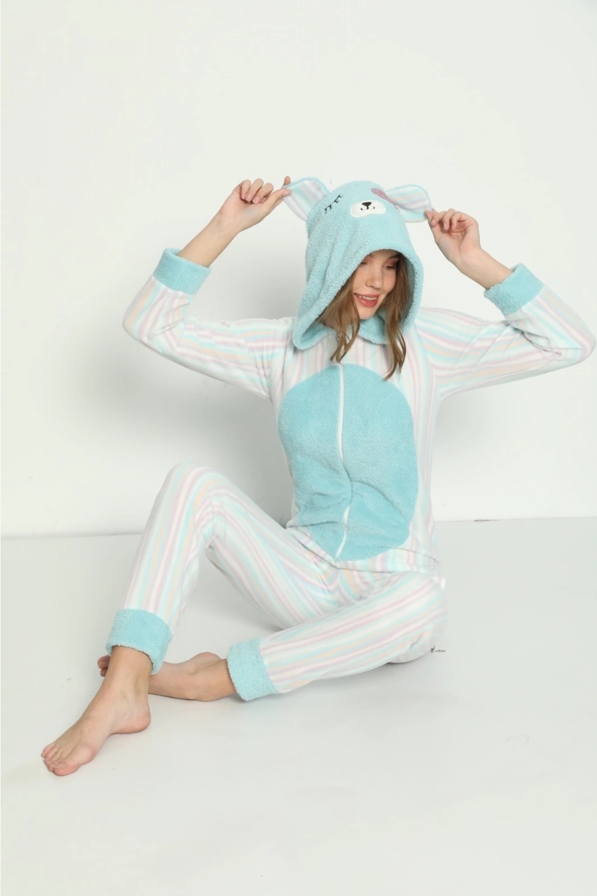 Elif Çizgi Desenli Önü Ve Arkası Fermuarlı Kapüşonlu Polar Peluş Pijama Tulum Takım