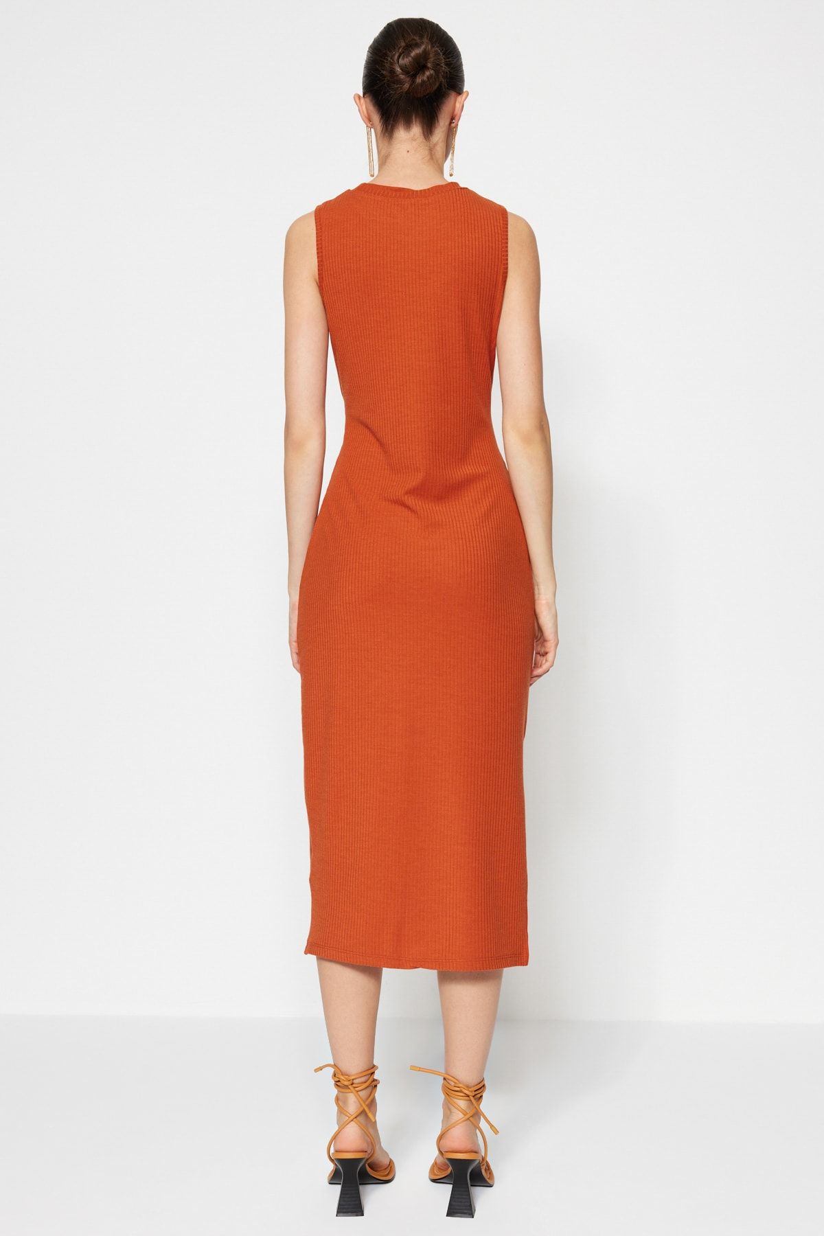 Trendyol Collection Kleid Braun Bodycon FN7059