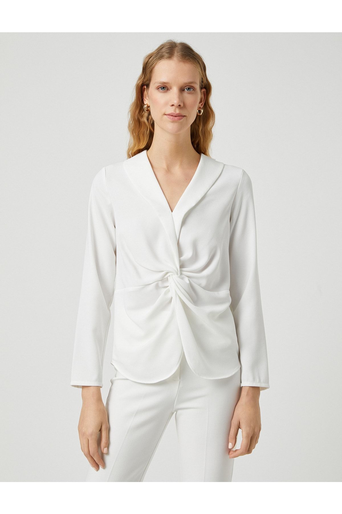 Koton-Bluse mit Knotendetail und Schalkragen und langen Ärmeln 3