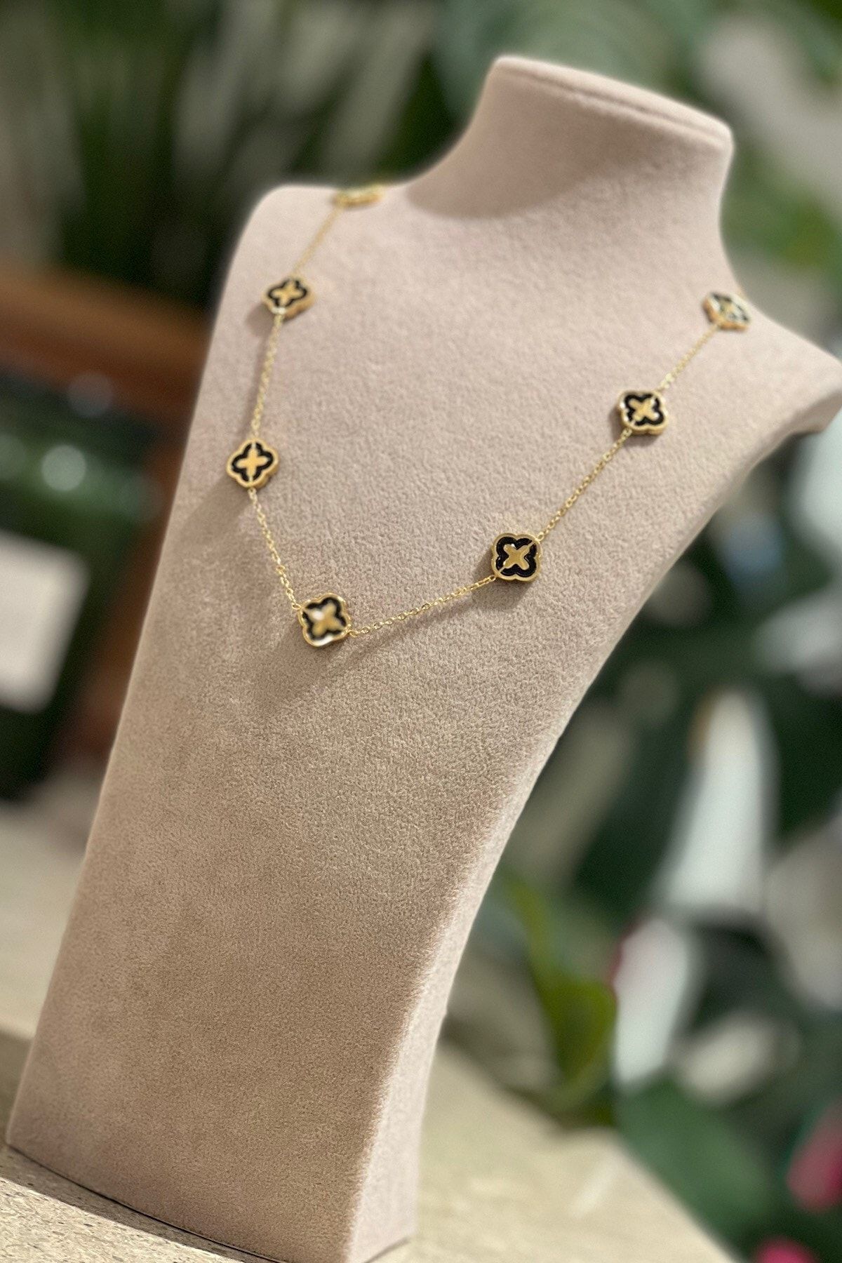 Van cleef shop single clover necklace