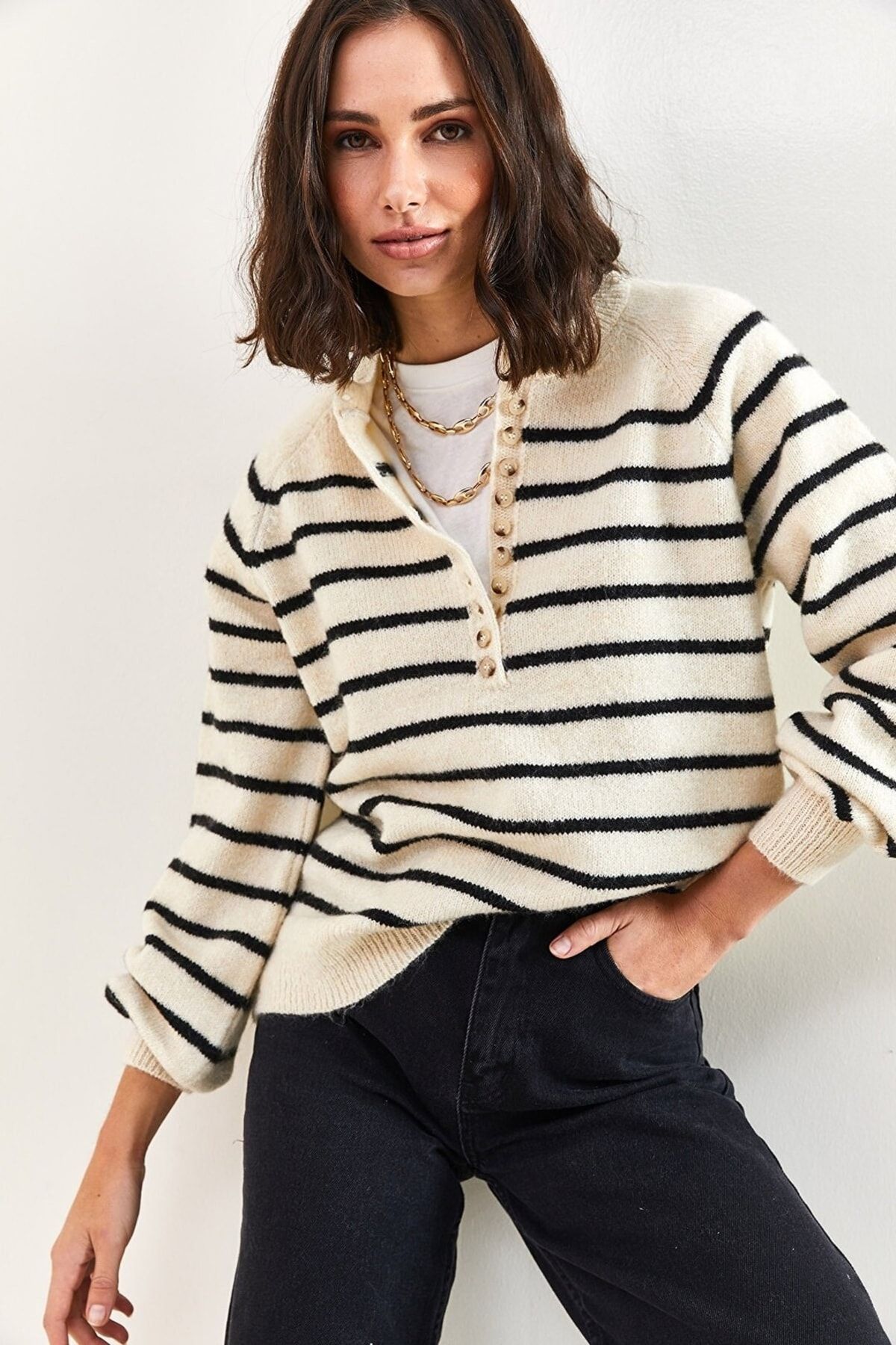 Nanım-Striped Sweater with Buttons on the Collar 3