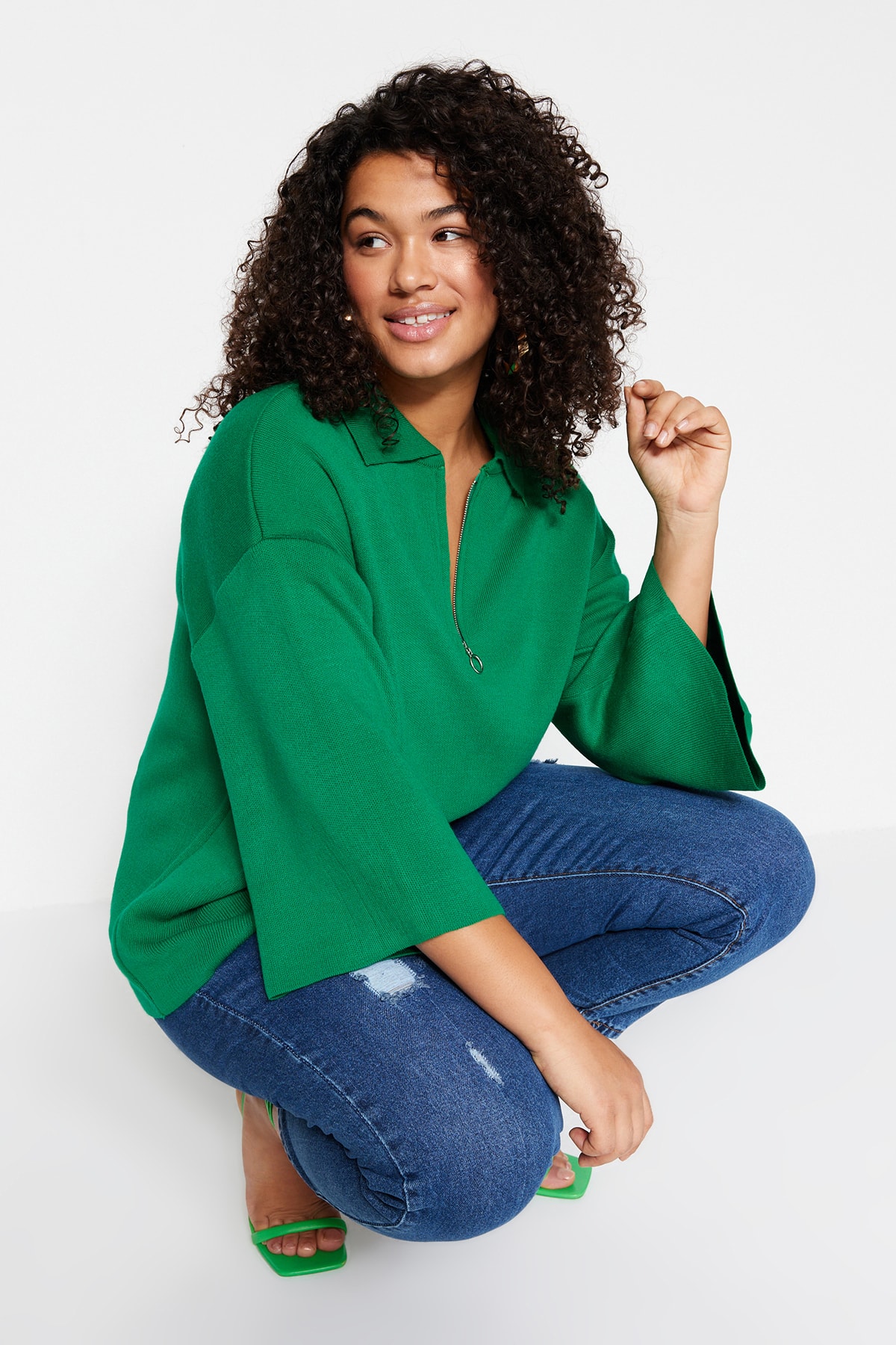 Trendyol Curve Zielony sweter z dzianiny z kołnierzykiem polo – zapinany na zamek TBBAW23AN00056
