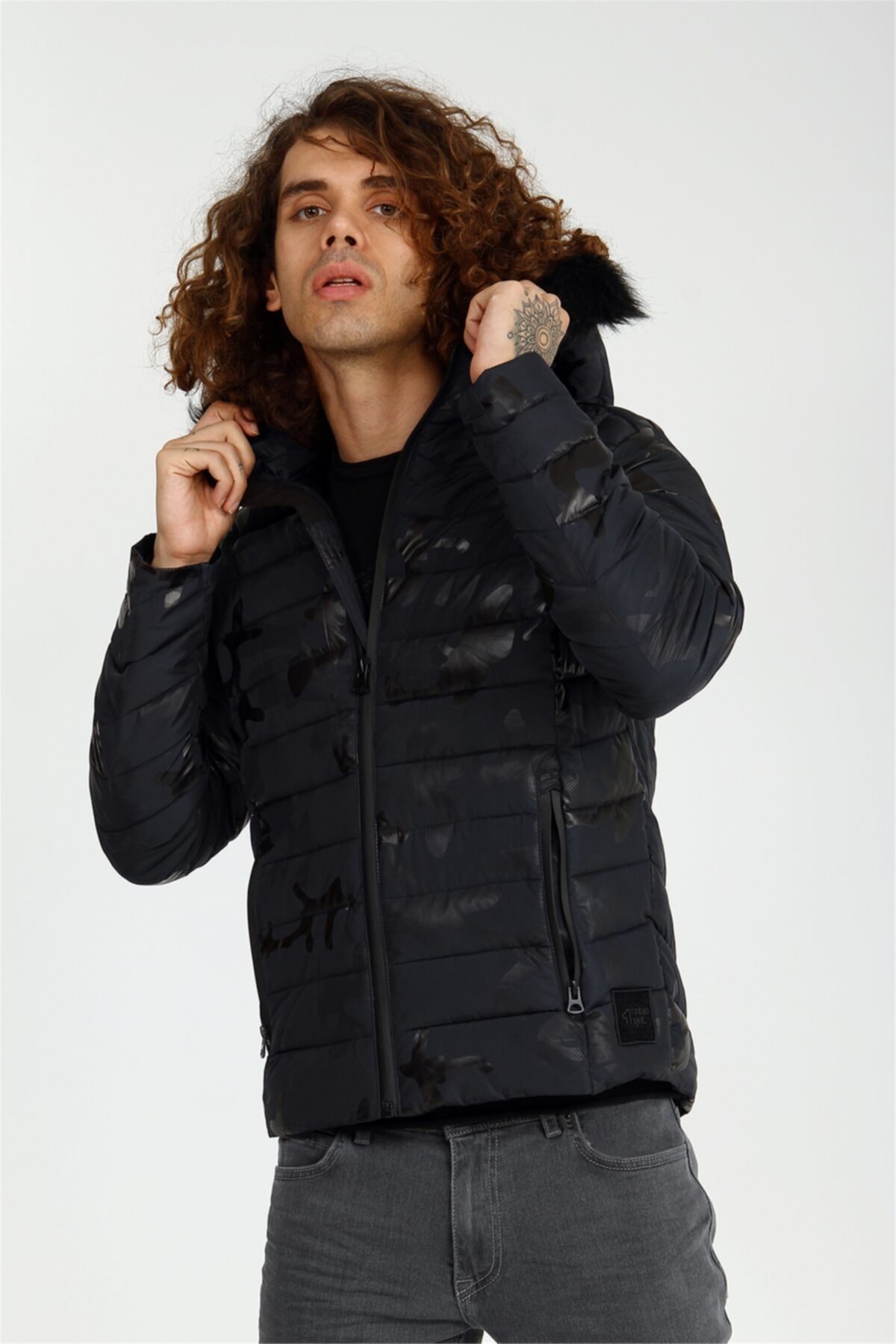 کاپشن  UCE060395A19