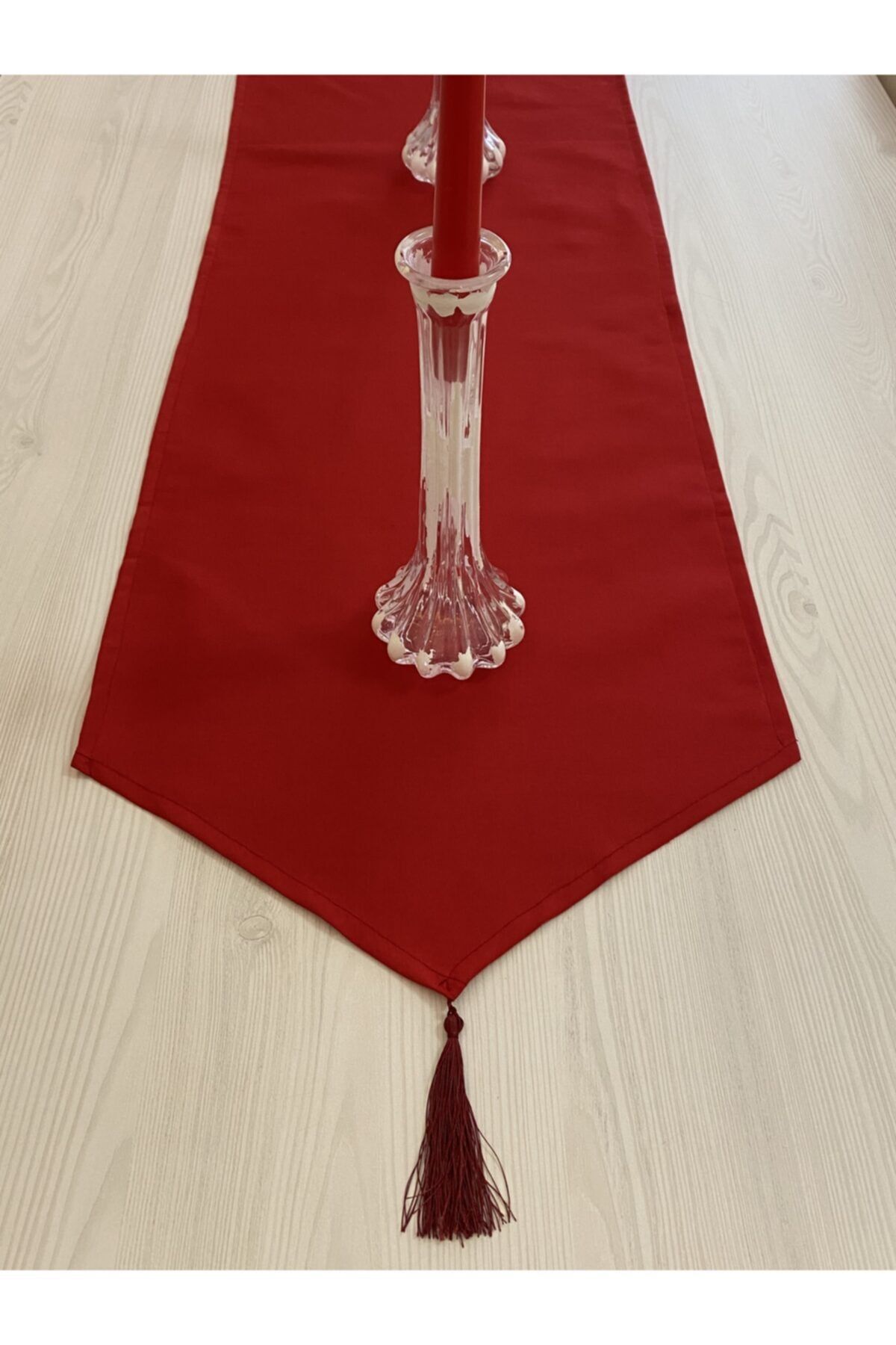 White Alamode-Red Duck Fabric Runner 2