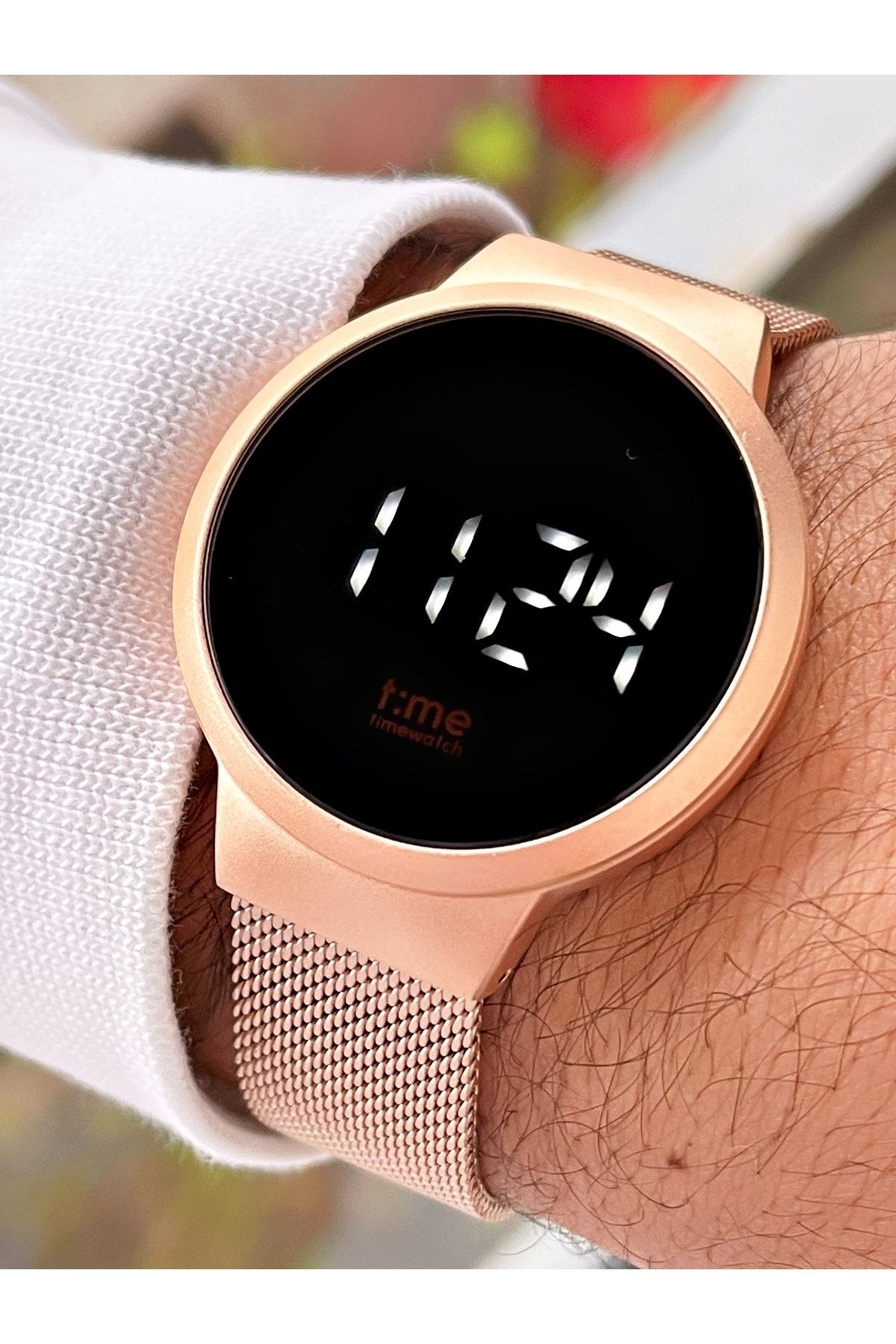Dark rose gold watch sale