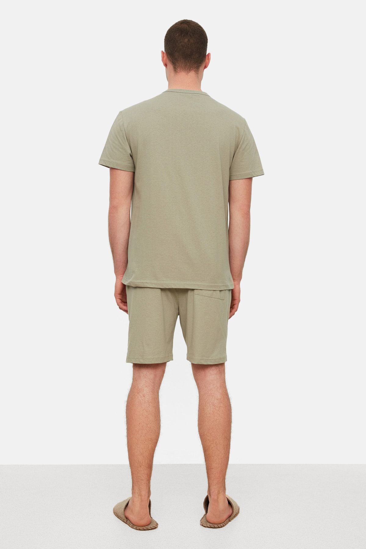 TRENDYOL MAN Haki Erkek Regular Fit Baskılı Pijama Takımı TMNSS22PT0060 ZR9658