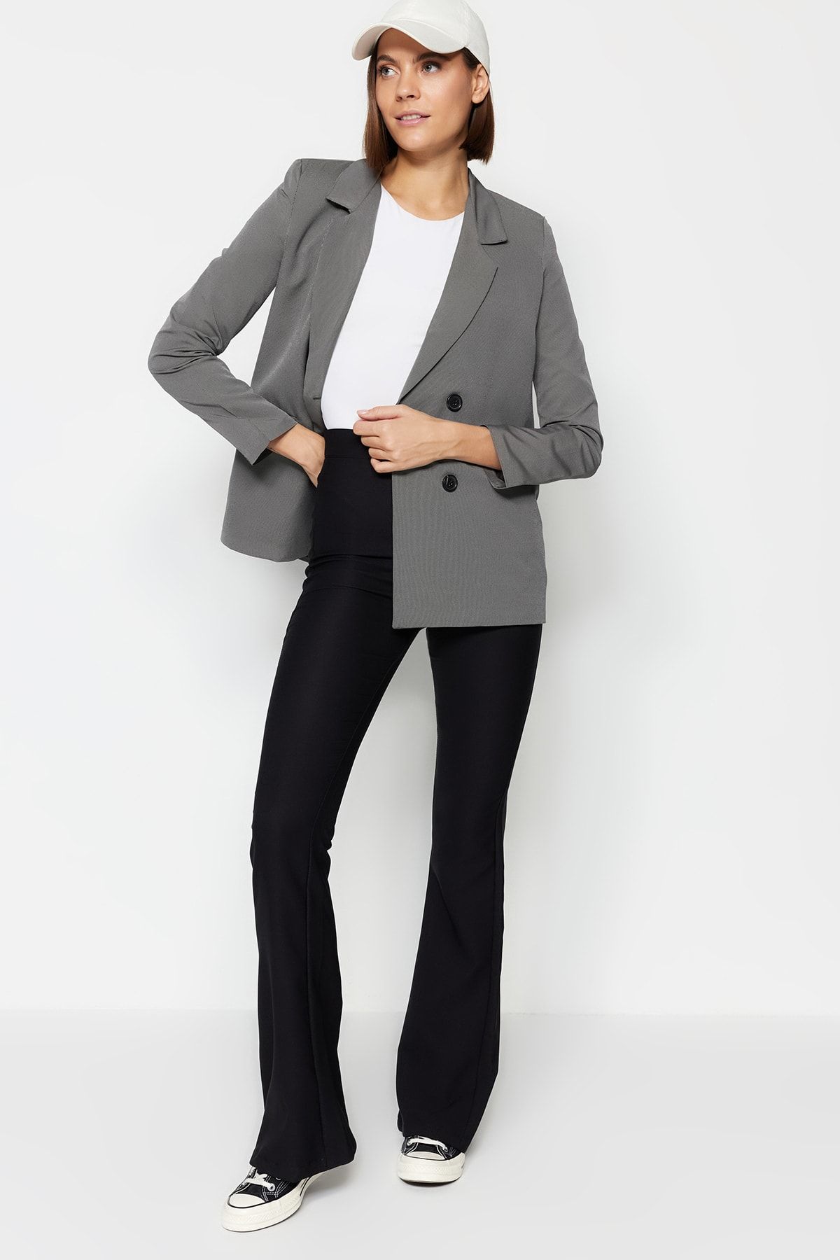 Trendyol Collection Szara Marynarka Z Regularną Podszewką I Zapinana Na Guziki Kobieta - 40