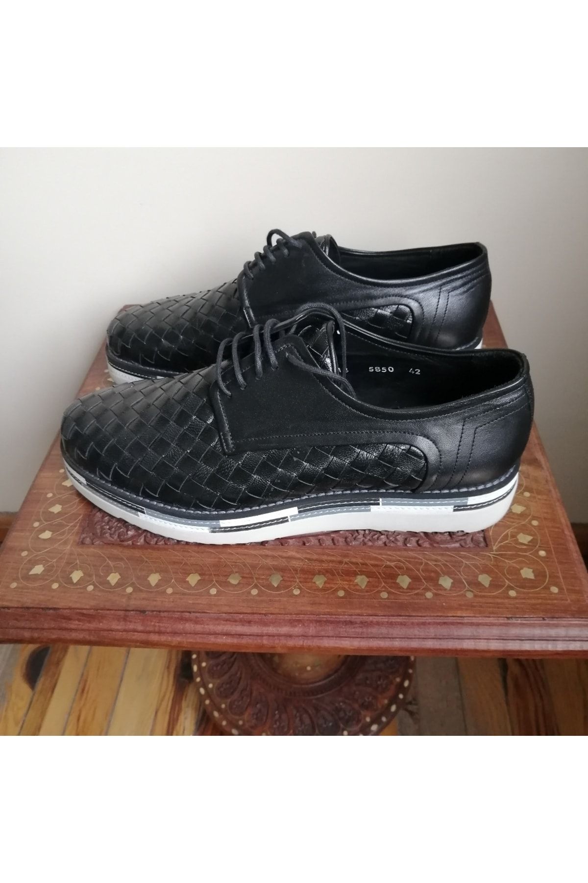 19v69 shoes deals