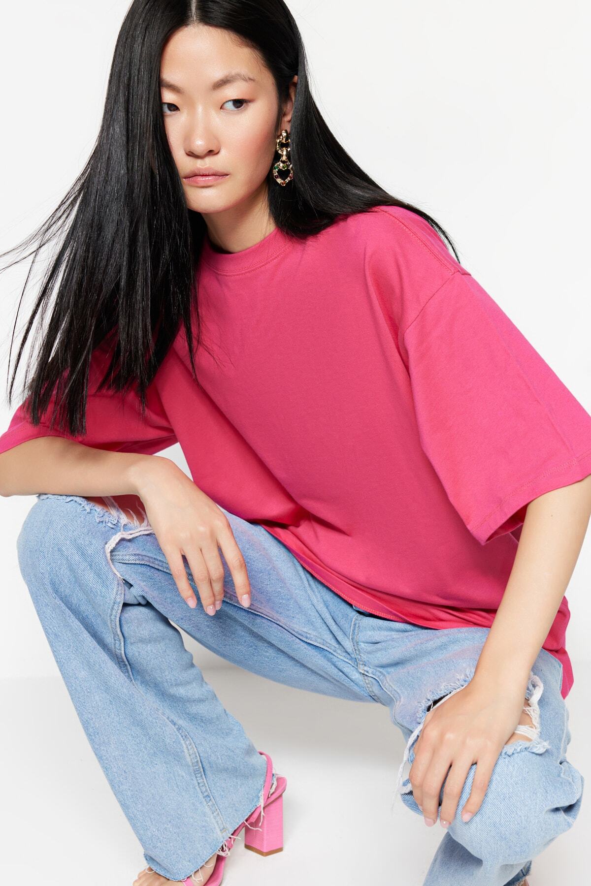 Trendyol Collection-Fukszia 100% pamut prémium nagyméretű/széles szabású, nyakú, kötött póló TWOSS23TS00040 8