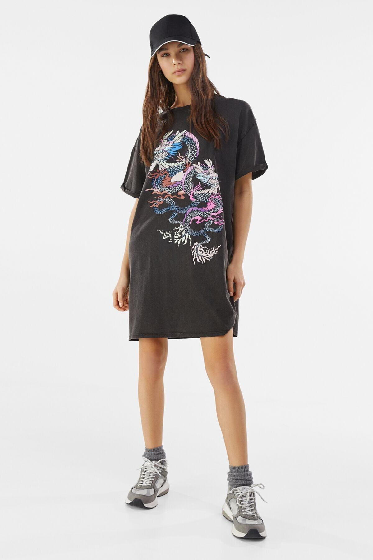 تیشرت برشکا بلند توسی طرح اژدها Bershka