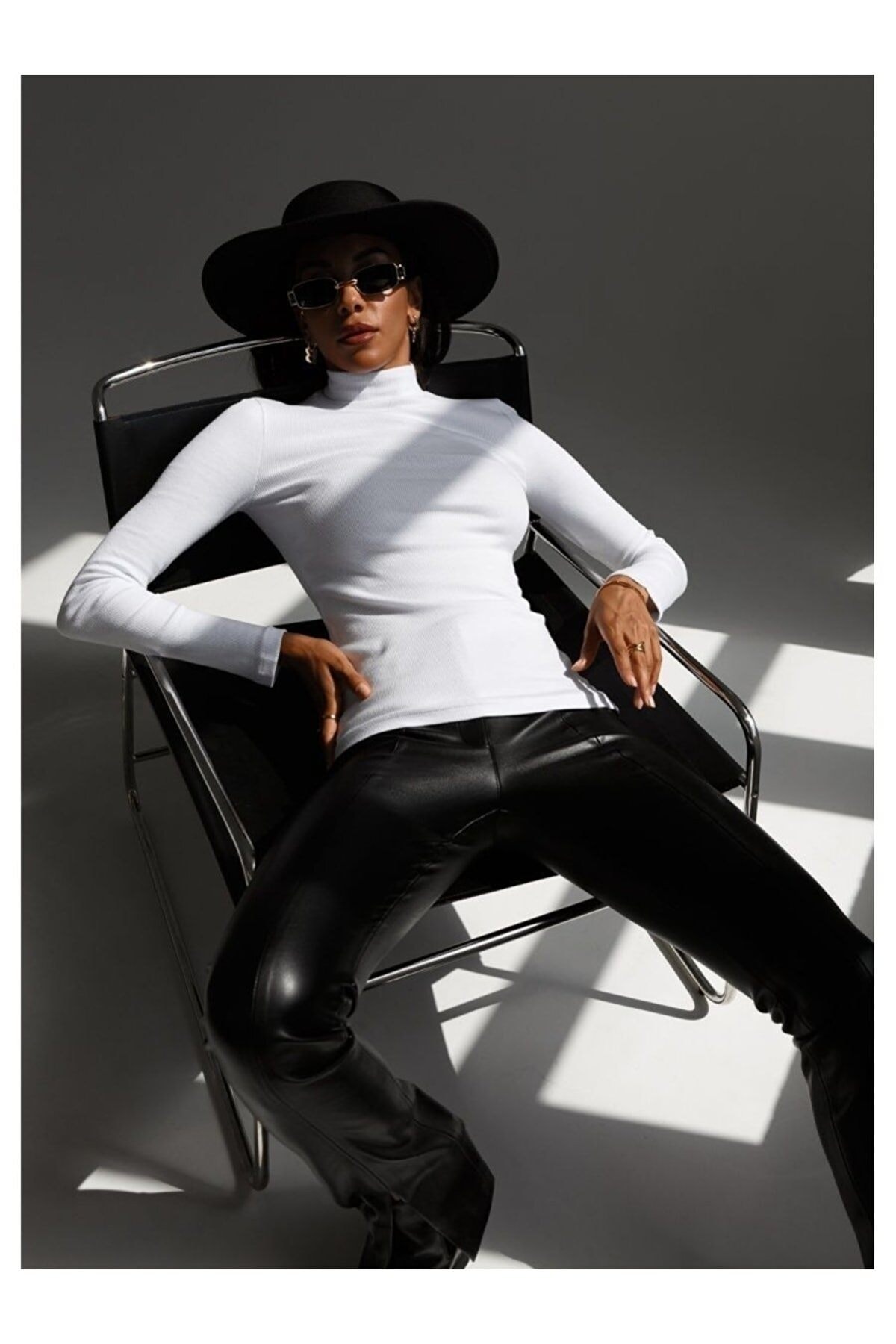 MERİCEY Γυναικεία μπλούζα καμιζόλ με μισό ζιβάγκο σε λευκό ραβδωτό