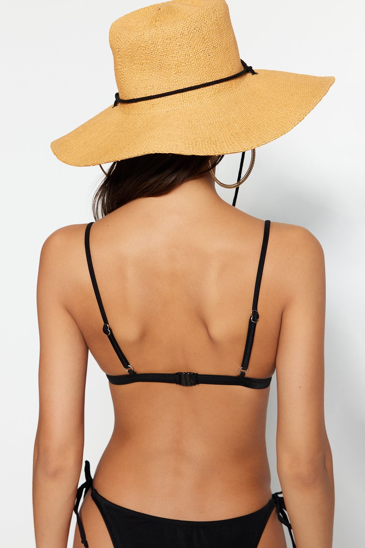 Trendyol Collection-Schwarzes Dreiecks-Bikinioberteil TBESS20BU0268 5