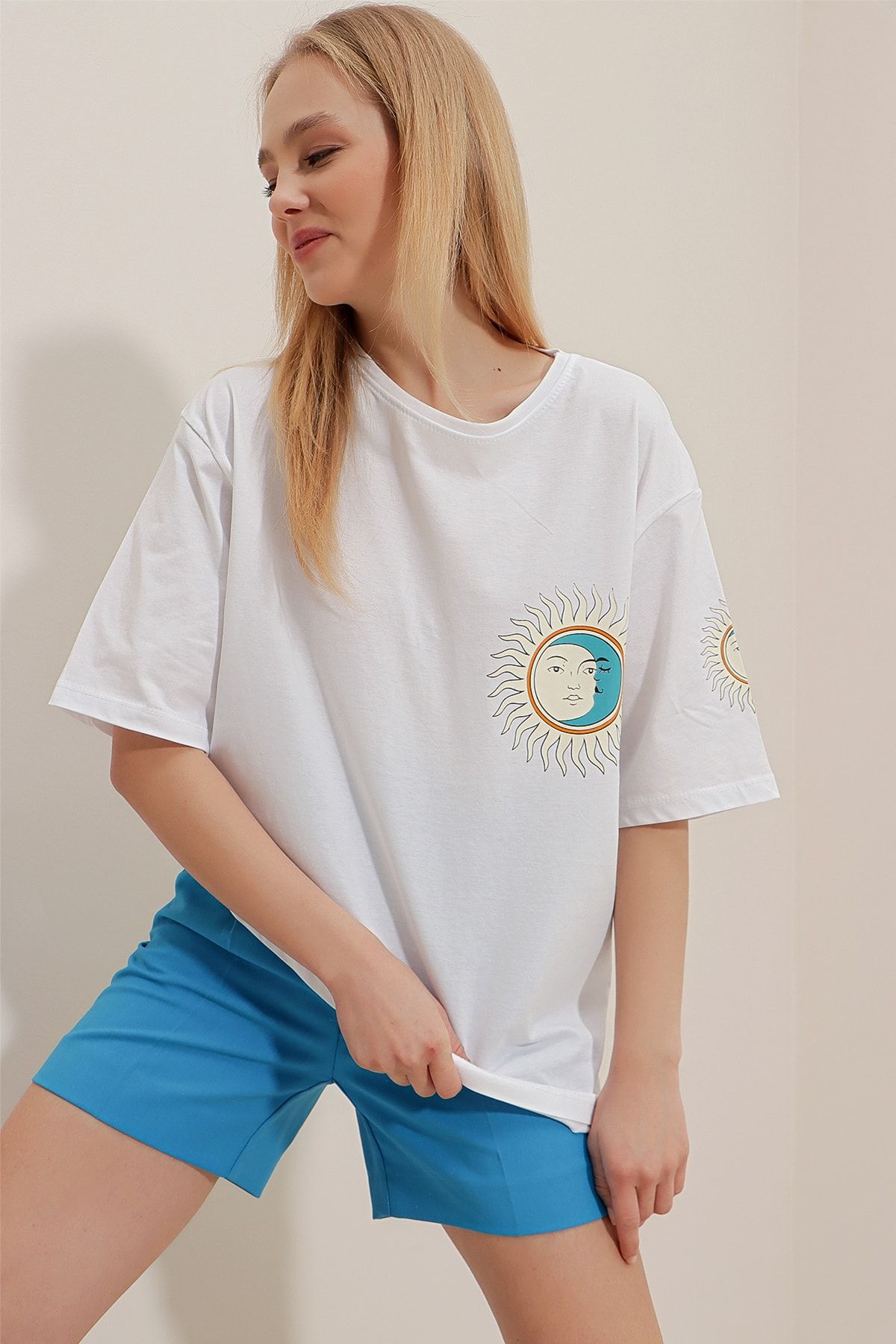 Trend Alaçatı Stili-Unisex White Crew λαιμόκοψη εμπρός και πίσω με στάμπα Oversize Unisex T-shirt ALC-X9656 4