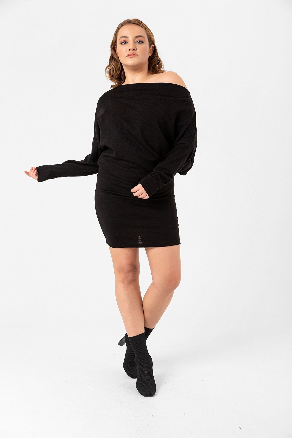 Laranor-Black Large Size Bat Sleeve Boat Neck Knitwear Dress Height and Collar Opening Adjustable 4