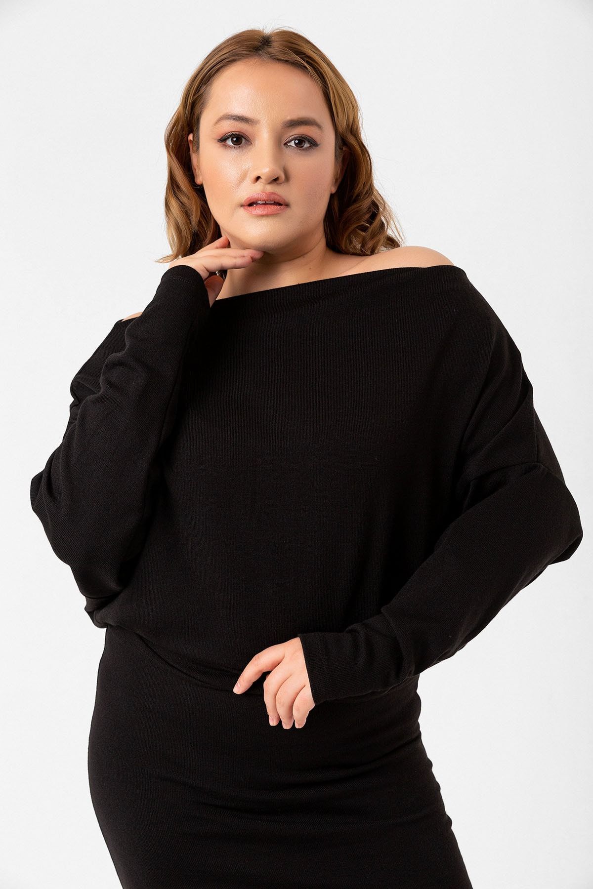 Laranor-Black Large Size Bat Sleeve Boat Neck Knitwear Dress Height and Collar Opening Adjustable 5