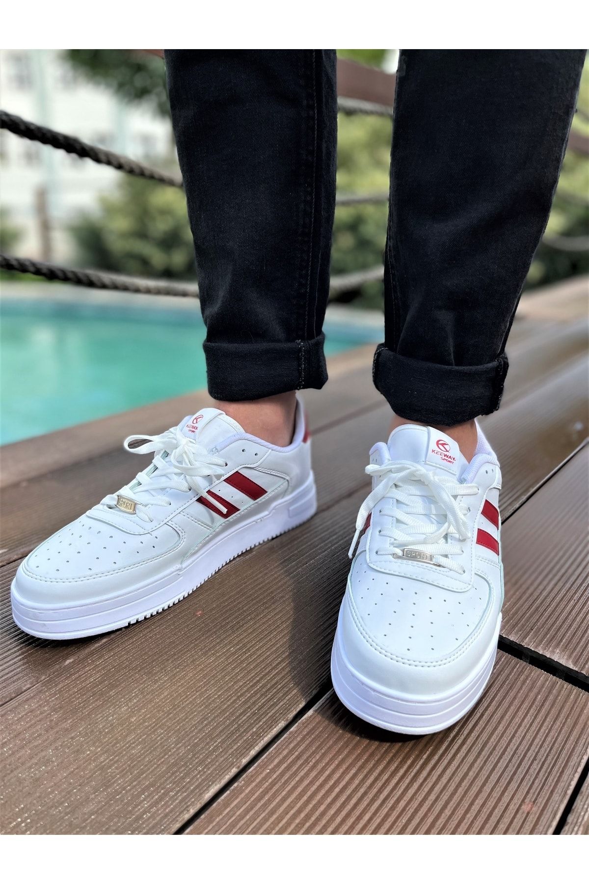 Water resistant top sports shoes