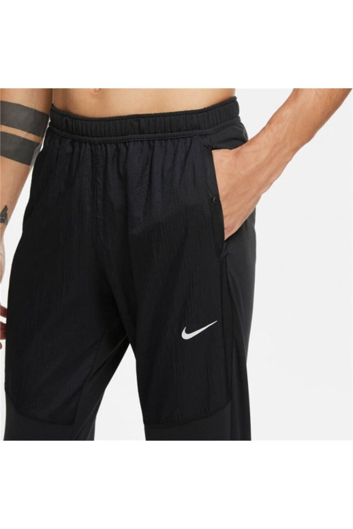Nike therma essential new arrivals
