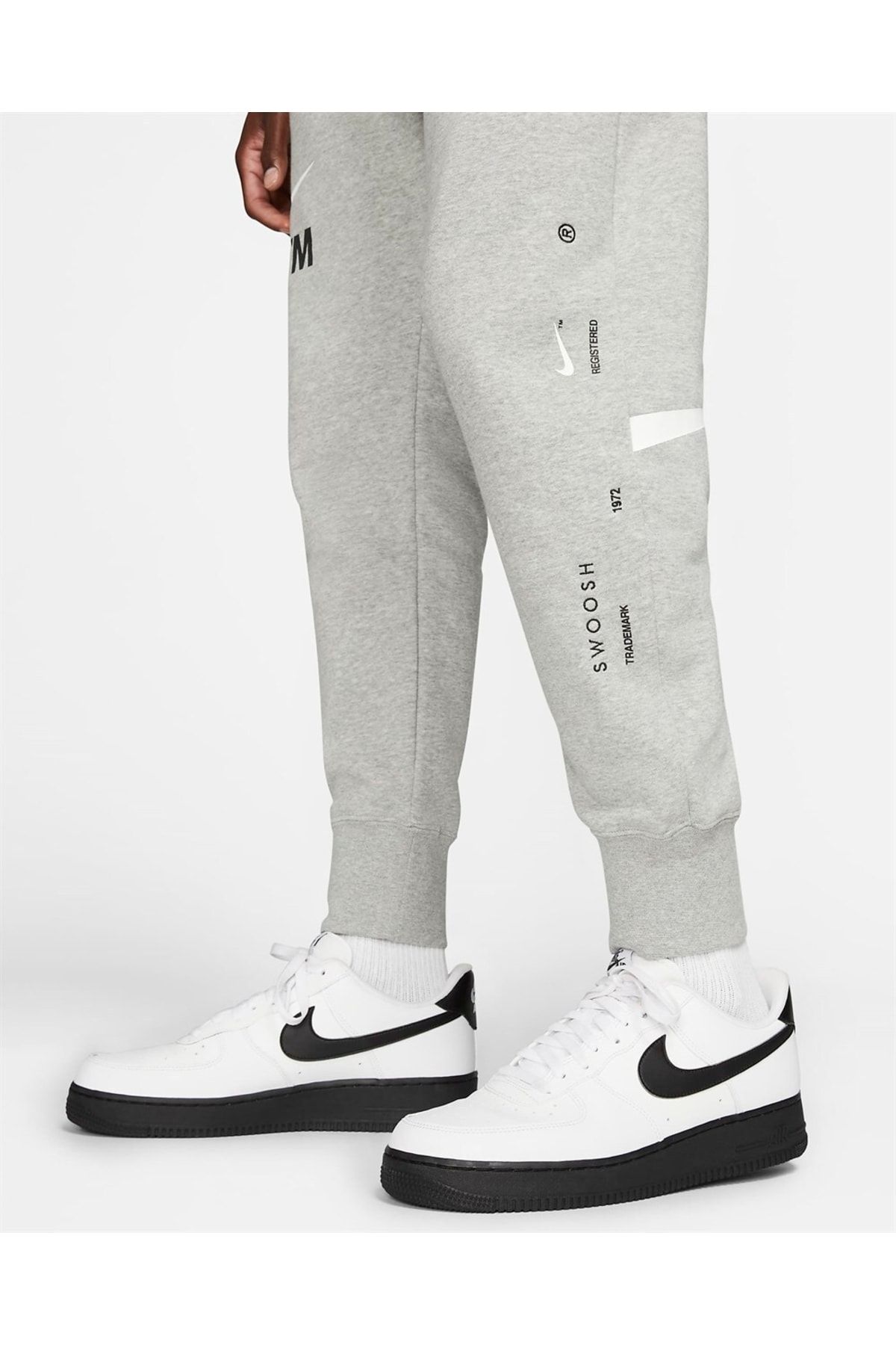 NIKE Men's NSW Swoosh Sbb Pants : : Clothing, Shoes & Accessories