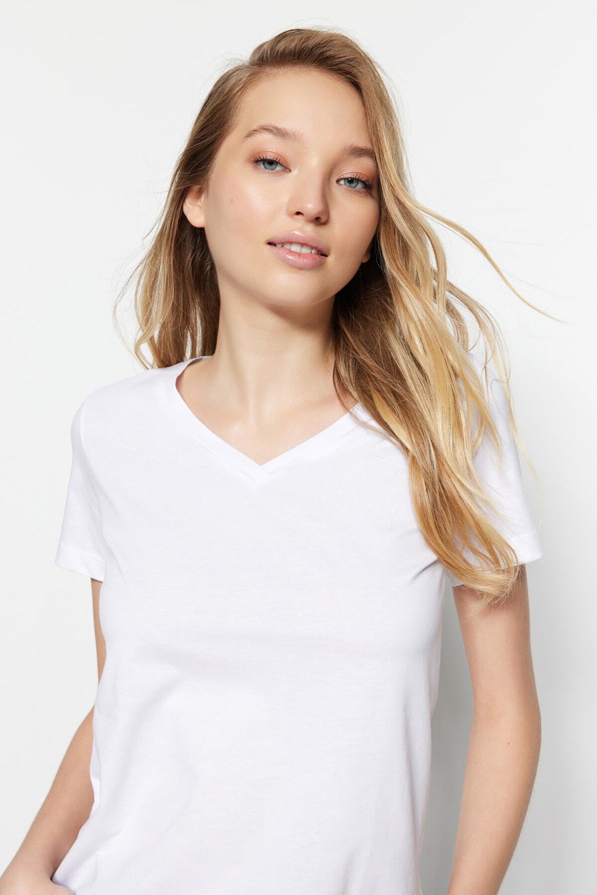 Trendyolmilla  Siyah-Beyaz %100 Pamuk 2'li Paket Basic V Yaka Örme T-Shirt TWOSS23TS00002 - Görsel 3