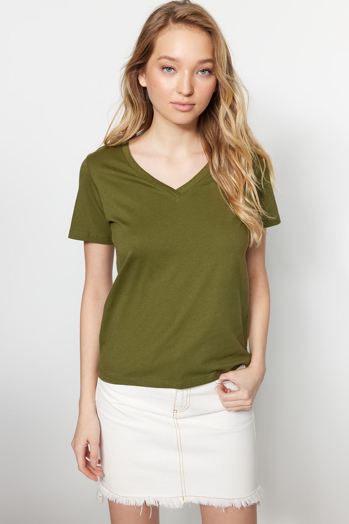 Trendyol Collection-Khaki-Beige, 100 % Baumwolle, 2er-Pack Basic-Strick-T-Shirts mit V-Ausschnitt TWOSS23TS00002 5