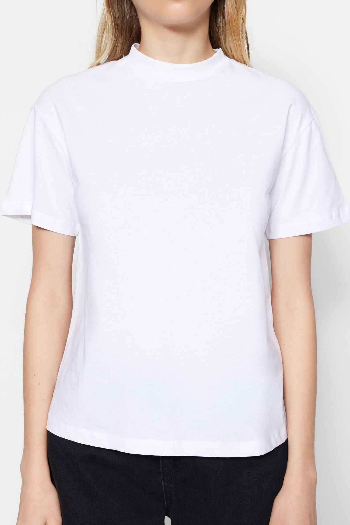 Trendyol Collection-Weiß-Schwarzes 2er-Pack Basic-Strick-T-Shirts mit Stehkragen aus 100 % Baumwolle TWOSS20TS1500 3